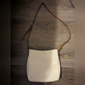 Micheal Kors Cross Body Bag